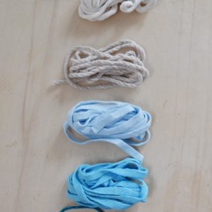 pack de laine bleu et blanc